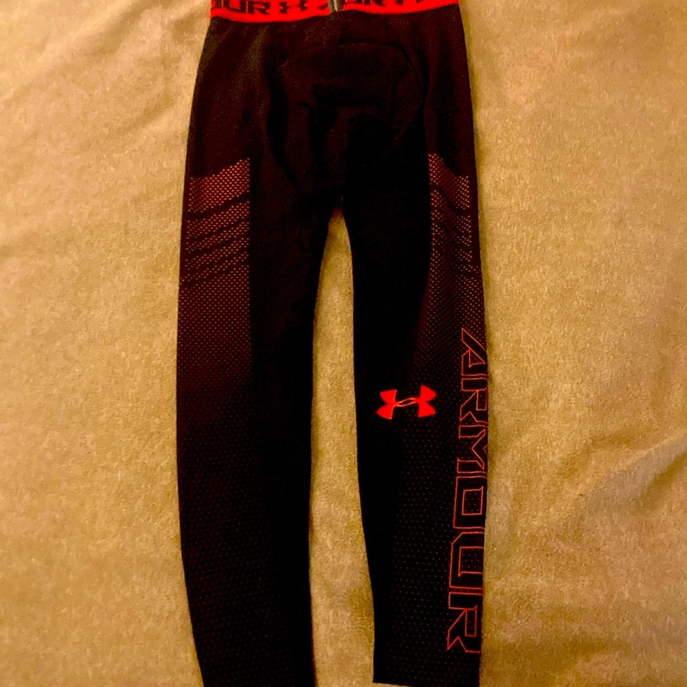 Under armor tights running small no tags but fits small